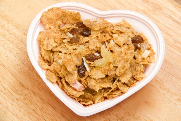 Whole-Grain Breakfast Cereal with Dry Fruits, homemade trail mix is a healthy snack for kids